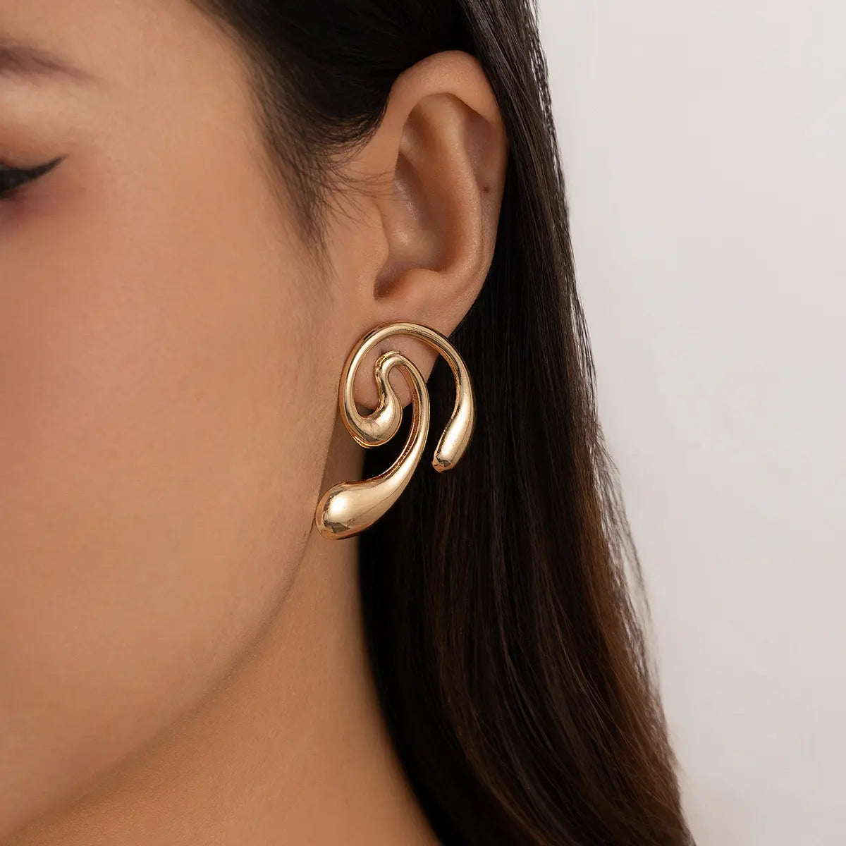 Trendy Geometric Hoop Earrings Irregular Metal Water Drop Studs